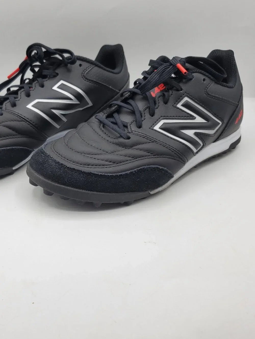 NWOT NEW BALANCE 442 V2 TEAM TF SOCCER SHOES